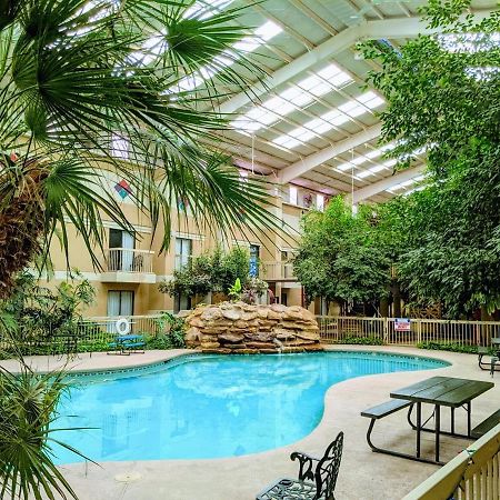 Atrium Inn Fort Stockton Buitenkant foto