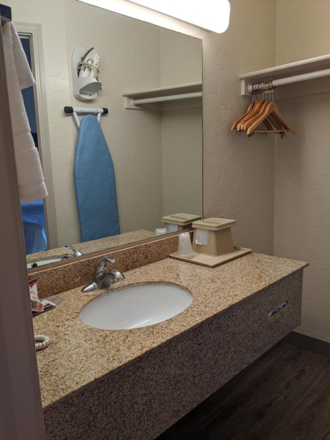 Atrium Inn Fort Stockton Buitenkant foto
